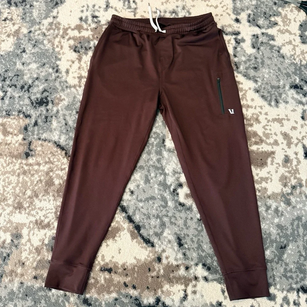 Vuori Sunday Performance Jogger Mens Medium Clove Zip Pockets Athletic Pants